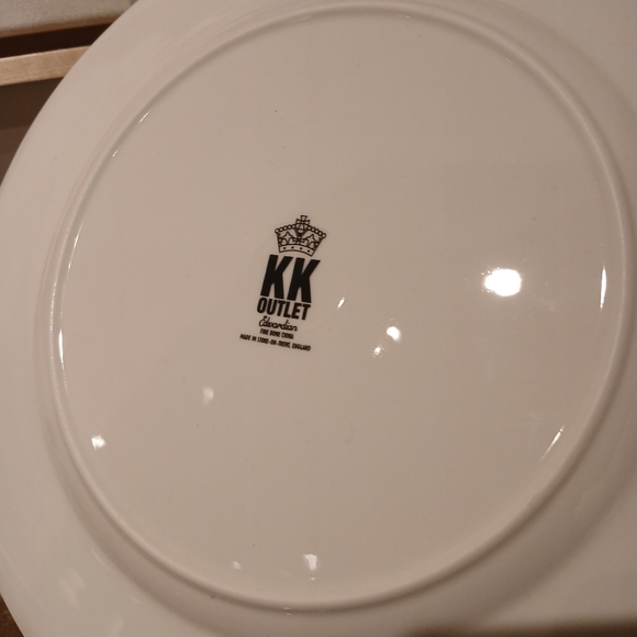 Unofficial Royal-Wedding Plates KK Outlet: Kate's Wedding List - Picture 4 of 5